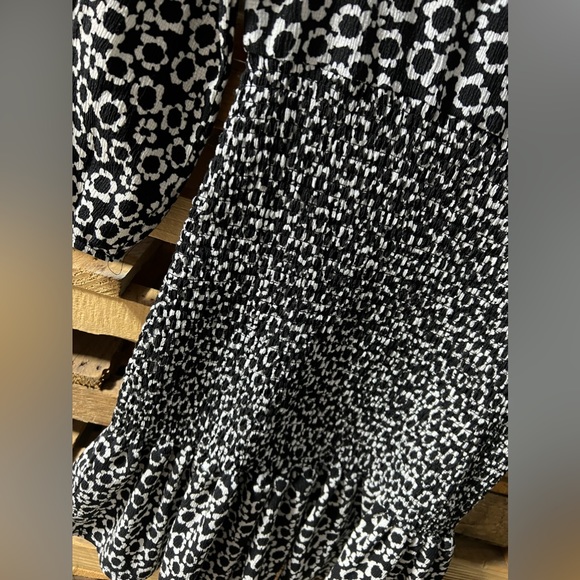 Emerald Sundae smocked sz M black and white dress - Picture 3 of 7